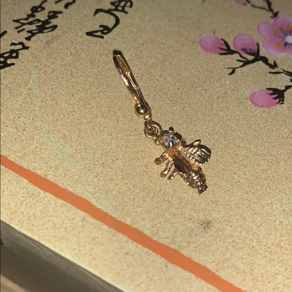 Queen Bee Earrings - Picture 5 of 6